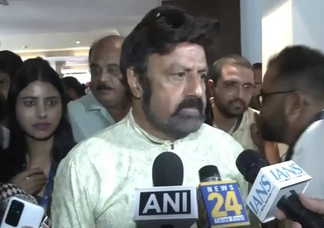 Old-school fire: Balakrishna mocks actors who skip real sets for green screens