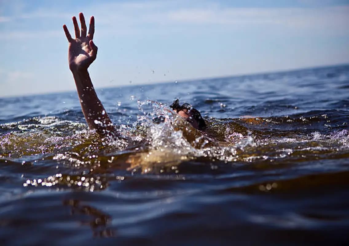 Three Karnataka medical students drown at Payyambalam Beach in Kannur