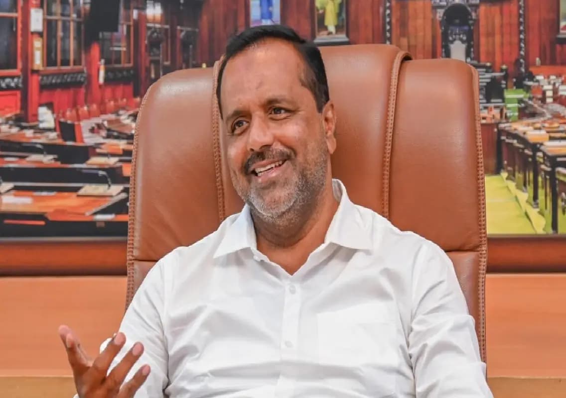 U T Khader urges speedy clearance of single-site and 9/11 applications