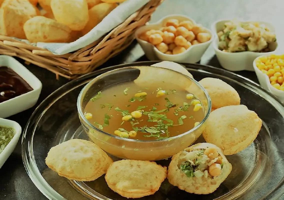 UP woman’s jaw dislocates while eating golgappa in Auraiya, triggering medical emergency: WATCH