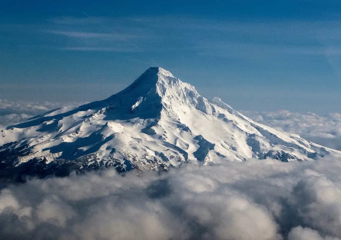 Climber dies after 300-foot fall while scaling Mount Hood