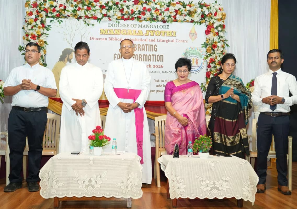 Mangalore Diocese honours 73 catechism toppers on Catechism Day