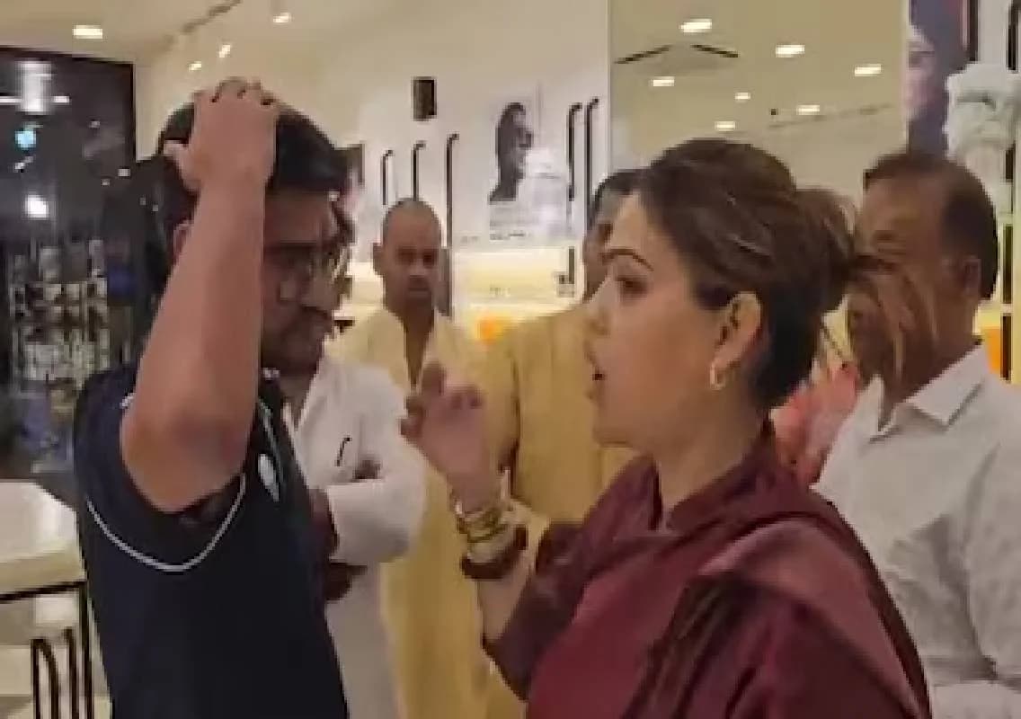 BJP leader storms Lenskart store amid dress row