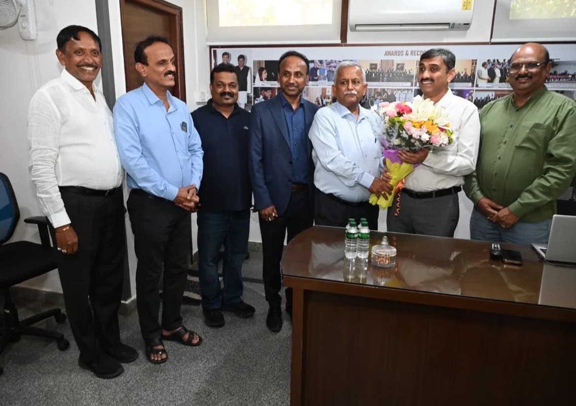 Awanish Awasthi visits Samarthanam Trust in Bengaluru