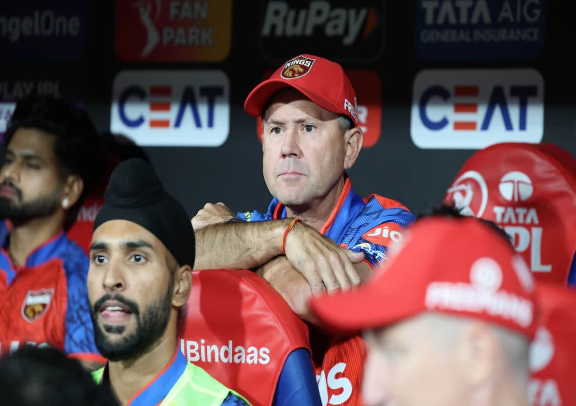 Ricky Ponting reacts to PBKS fielding disaster