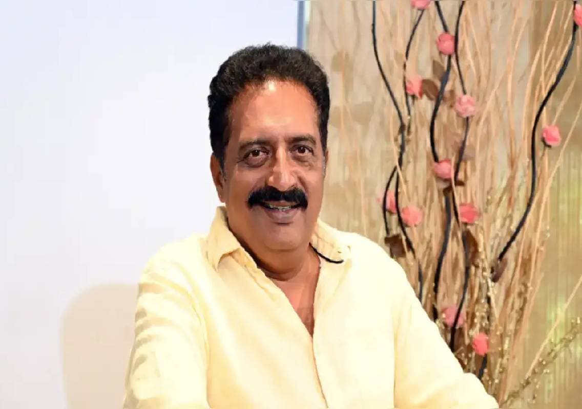Prakash Raj joins education protest in Bengaluru