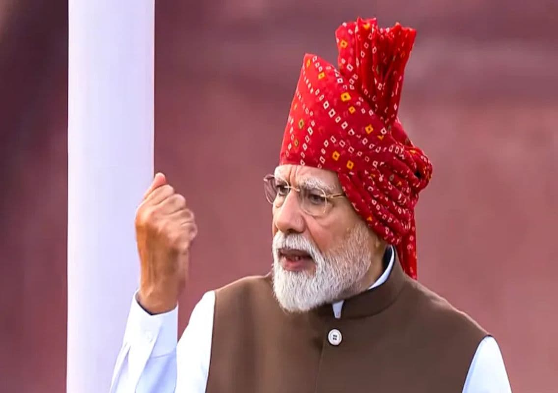 PM Modi warns of ‘dimaagi Naxals’ on I-Day