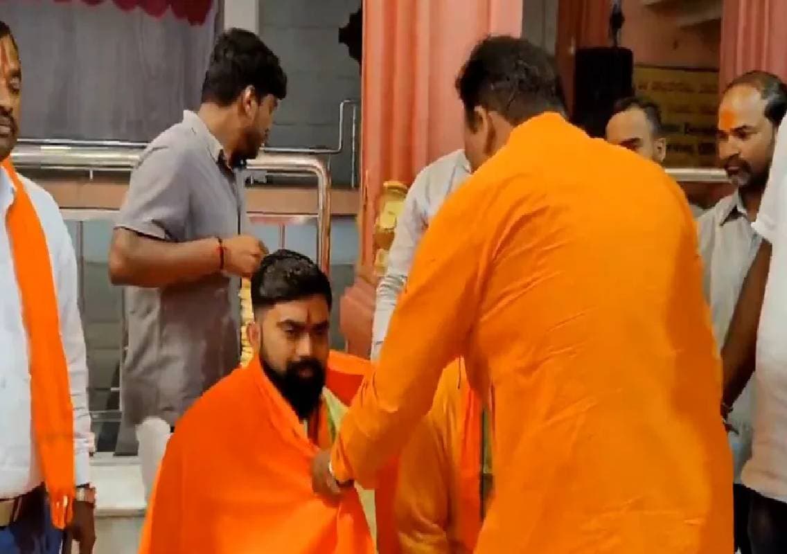 Bhushan Borase faces row over photos with accused