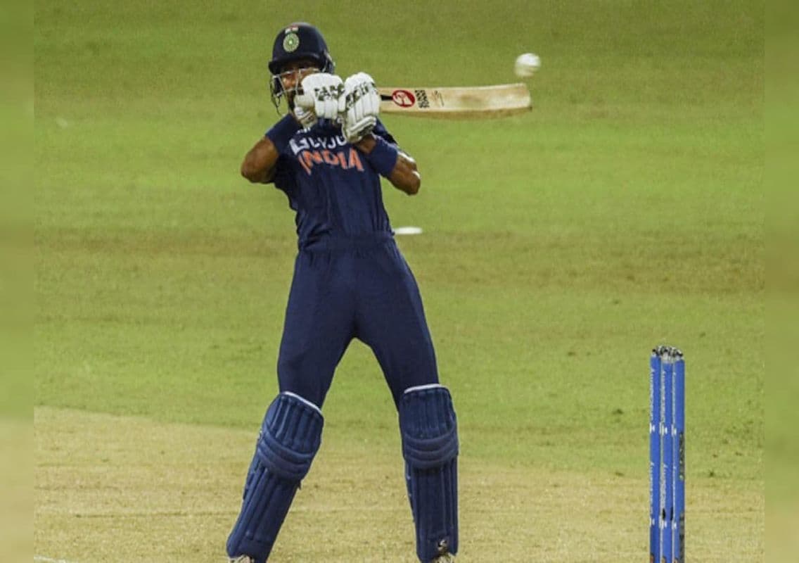Krunal Pandya keeps India comeback hopes alive