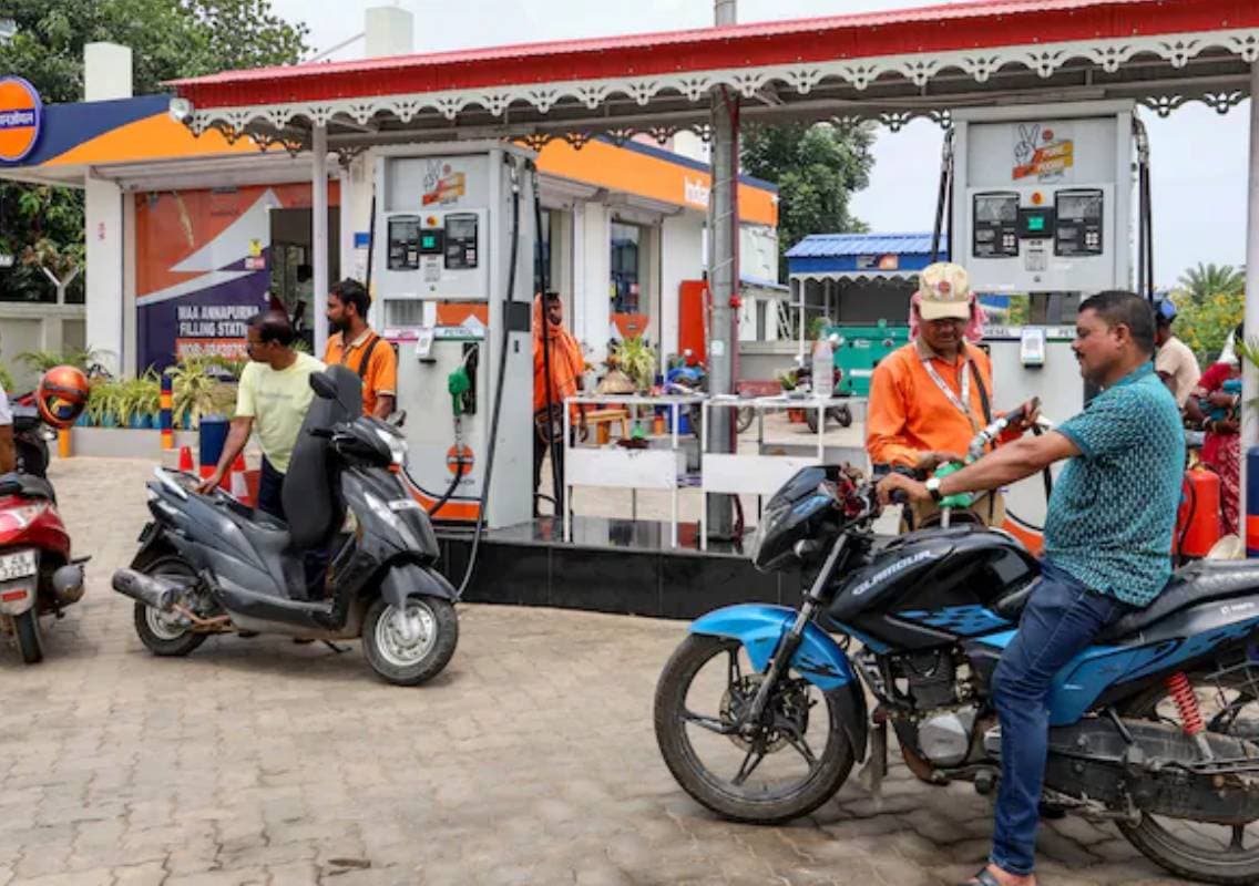 Mumbai petrol pumps may stop UPI payments from Oct 15