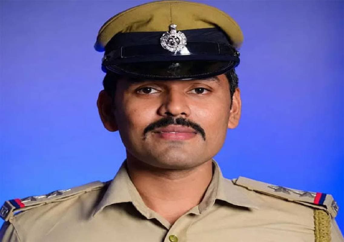 Vinod Reddy suspended in Karnataka corruption case