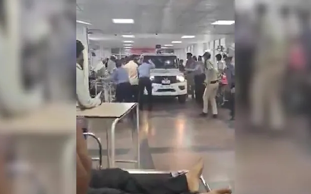 Police Car Enters AIIMS Rishikesh To Arrest Sex Harassment Accused - News Karnataka