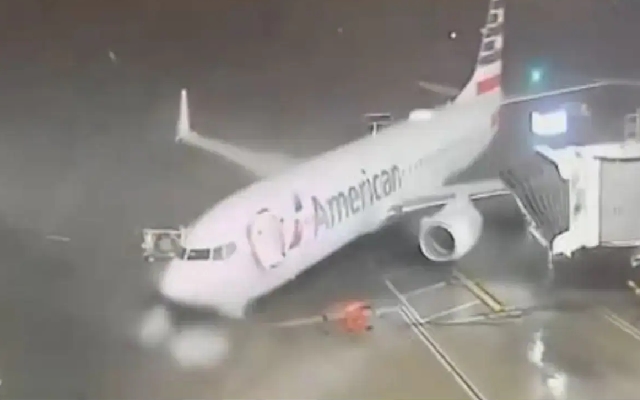 Strong Winds Push American Airlines Plane Away From Gate - News Karnataka