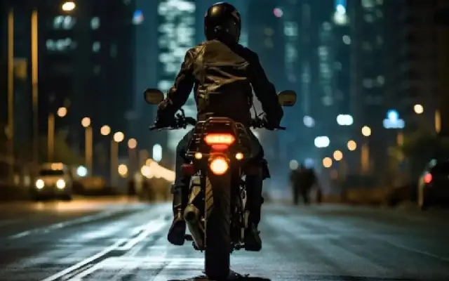 Bengaluru Bike Rider Assaulted by Tempo Driver: Reddit Account - News Karnataka
