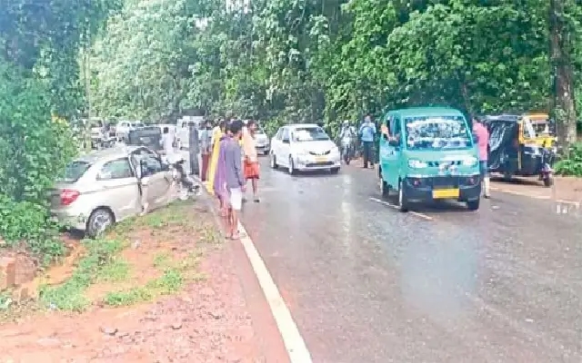 Collision in Jalsoor: SUV and Car Accident Leaves Four Injured - News Karnataka