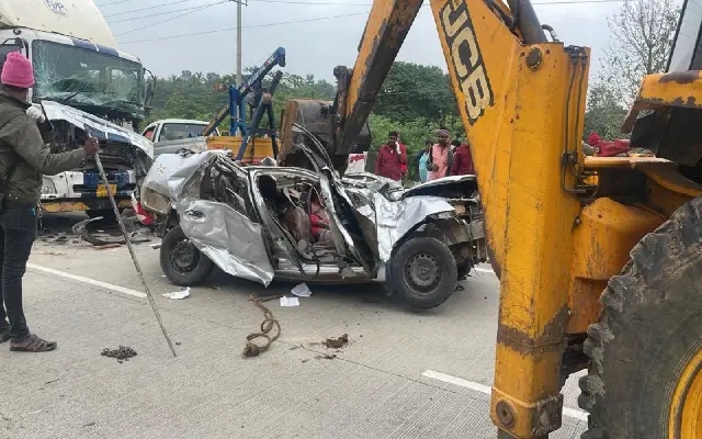 Fatal Collision Shocks Community: Family Perishes in Car Accident - News Karnataka