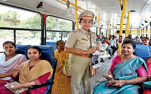 Karnataka's Free Bus Ride Scheme Empowers Women and Strengthens Family Ties - News Karnataka