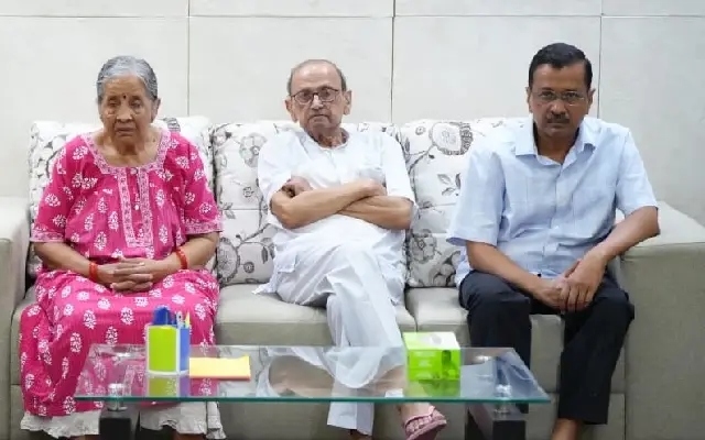 Kejriwal to PM Modi: Target Me, Not My Ailing Parents - News Karnataka