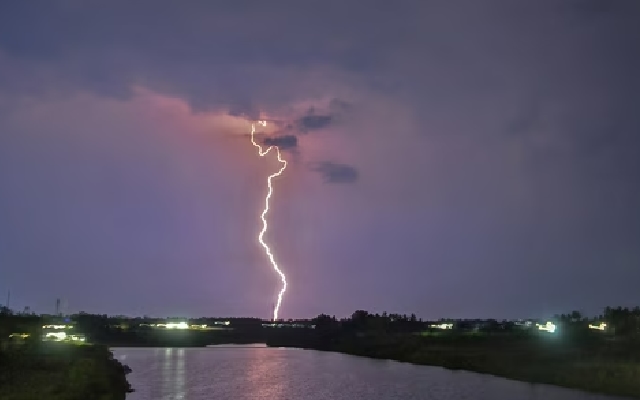 Tourist from Kerala Dies in Goa Lightning Strike - News Karnataka
