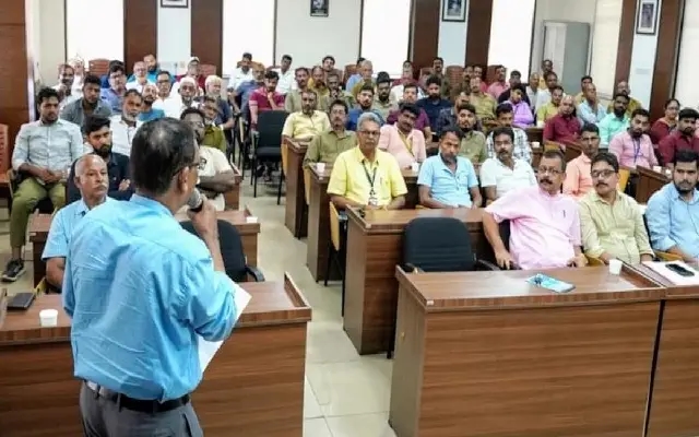 Mangaluru Police Enforce Safety Measures for School Vehicles - News Karnataka
