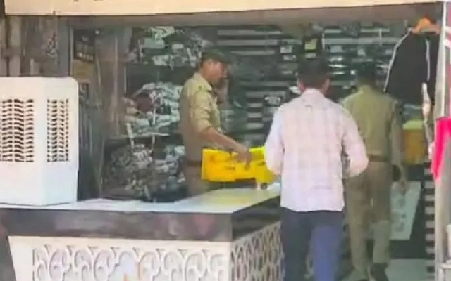 Mathura Shop Owner Renames Market, Faces Legal Action - News Karnataka