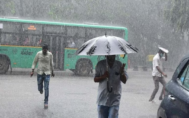 Rain Alert: Tamil Nadu, Puducherry Brace for Heavy Showers - News Karnataka