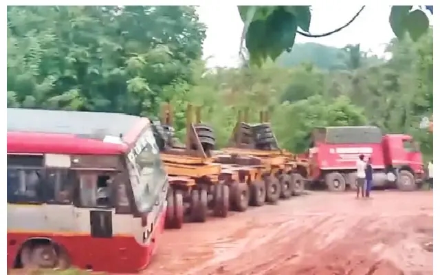 Traffic Disrupted on Charmady Ghat due to Stuck Container Lorry - News Karnataka