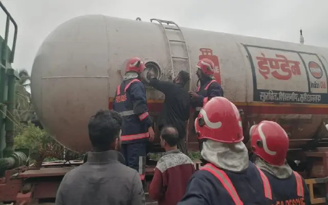 Tragedy Averted as Cooking Gas Tanker Develops Leak in Kasaragod - News Karnataka