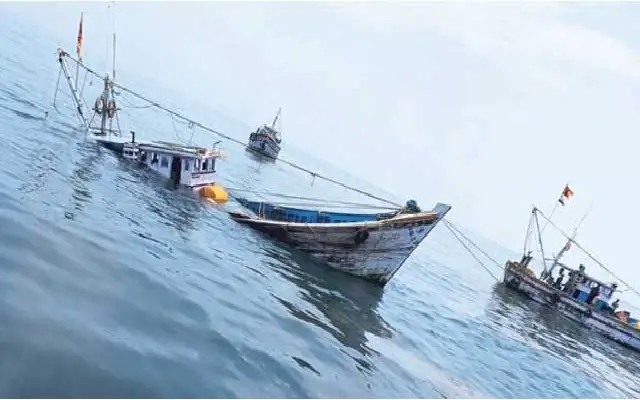 Boat Collision Near Malpe Fishing Port: Five Fishermen Rescued - News Karnataka