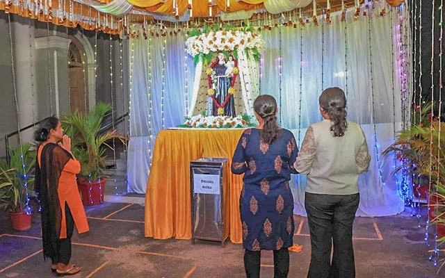 Second Day of Tredicina for Feast of St Anthony Held in Milagres Shrine - News Karnataka