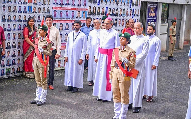 Milagres Ed Institutions Welcome Bishop of Mangalore on Pastoral Visit - News Karnataka