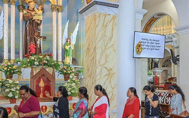 Fourth Day of Tredicina for Feast of St Anthony Held at Milagres Shrine - News Karnataka