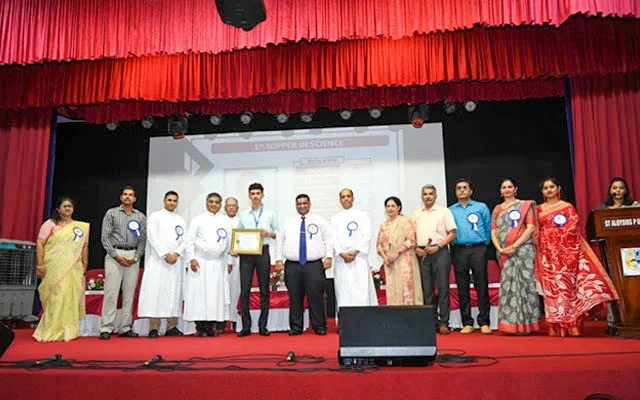 Academic Achievers Felicitated at St Aloysius PU College - News Karnataka