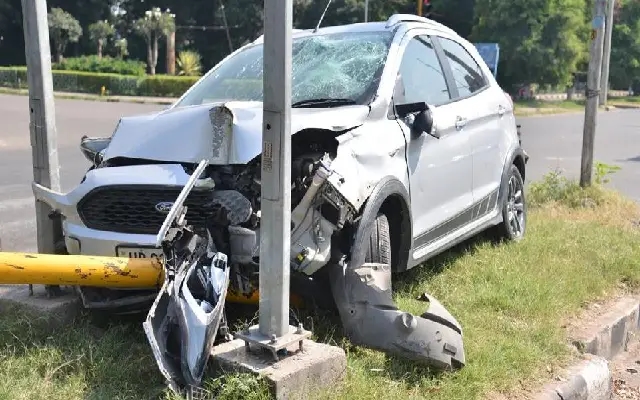 60-Year-Old Man Seriously Injured in Scooter-Car Collision in Suntikoppa - News Karnataka