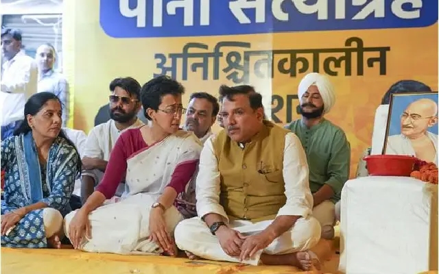 Delhi Minister Atishi Launches Hunger Strike, CM Kejriwal Hails Her Effort - News Karnataka