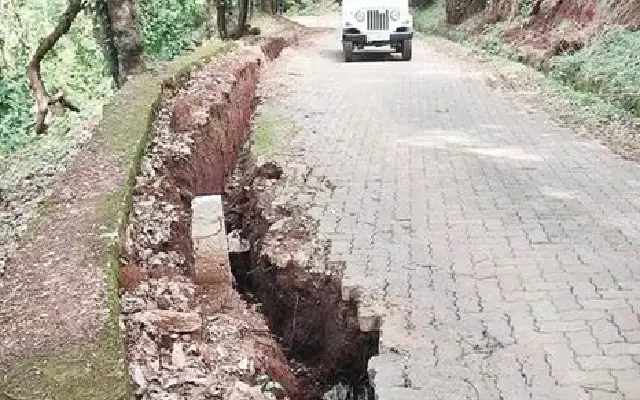 Challenges of Deteriorating Road Conditions in Mundkur Village - News Karnataka