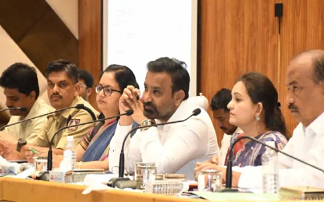 District Minister Santosh Lad Upbraids Officials Over Lack of Preparation - News Karnataka