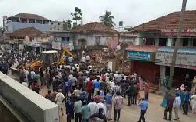 Nine Rescued from Debris as Hotel Collapses in Karnataka's Gonikoppa - News Karnataka