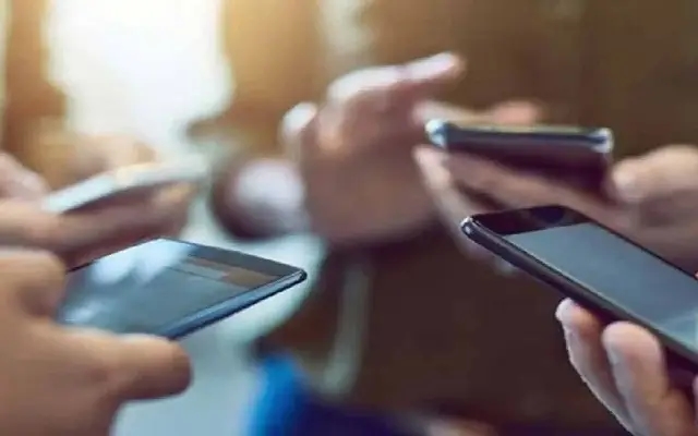 Haveri Police Retrieve 2,100 Stolen Mobile Phones Using CEIR System - News Karnataka