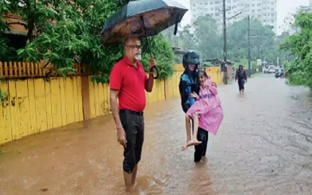 Immediate Evacuation Ordered for Families in Rain-Affected Areas - News Karnataka