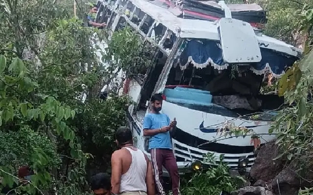 Jammu and Kashmir Pilgrim Bus Plunges into Gorge; Rescue Underway - News Karnataka