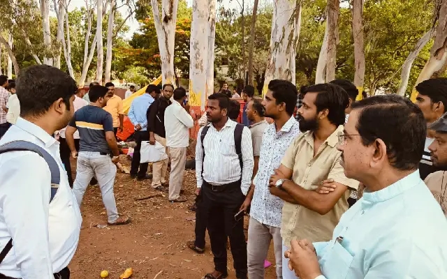 Union Minister Joshi Comes to Rescue: Aids Accident Victims - News Karnataka