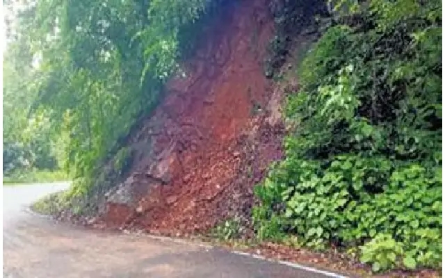 Landslide Blocks Section of NH-206 in Uttara Kannada Due to Heavy Rains - News Karnataka