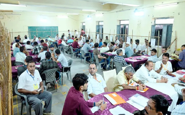 Close Fight In Maharashtra, BJP Slightly Ahead Of INDIA Alliance - News Karnataka