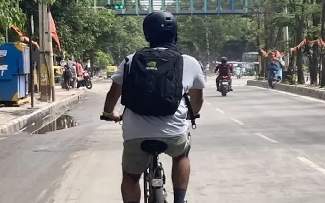 Millionaire's Humble Ride on His Bicycle: A Bengaluru Twist - News Karnataka