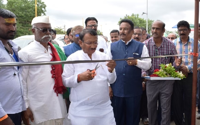 District Minister Urges Global Sale of Indian Medicinal Vegetables - News Karnataka