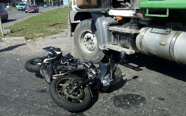 Miraculous Escape for Woman and Daughter in Kundapur Road Accident - News Karnataka