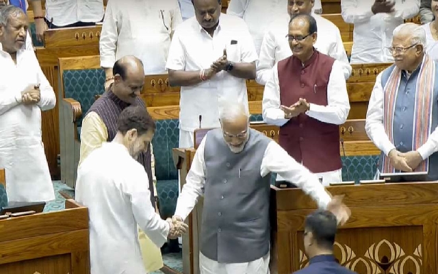 PM Modi Shakes Hands With Rahul Gandhi In Parliament; Video Goes Viral - News Karnataka