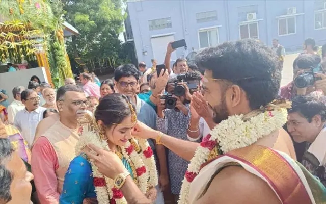 KKR Star Venkatesh Iyer Gets Married To Shruti Raghunathan - News Karnataka
