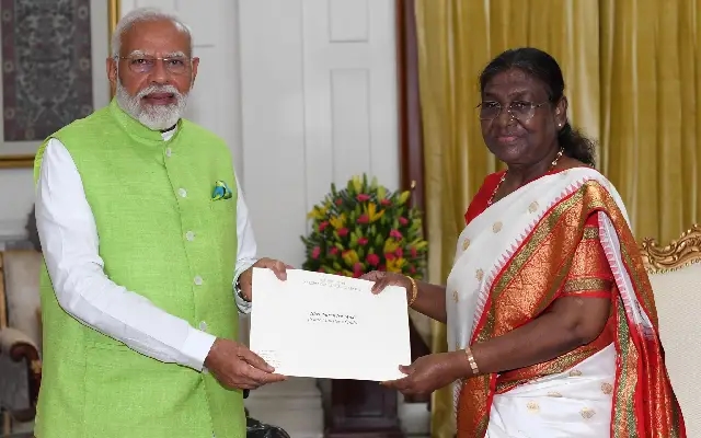 Breaking News: Prime Minister Modi Tenders Resignation - News Karnataka